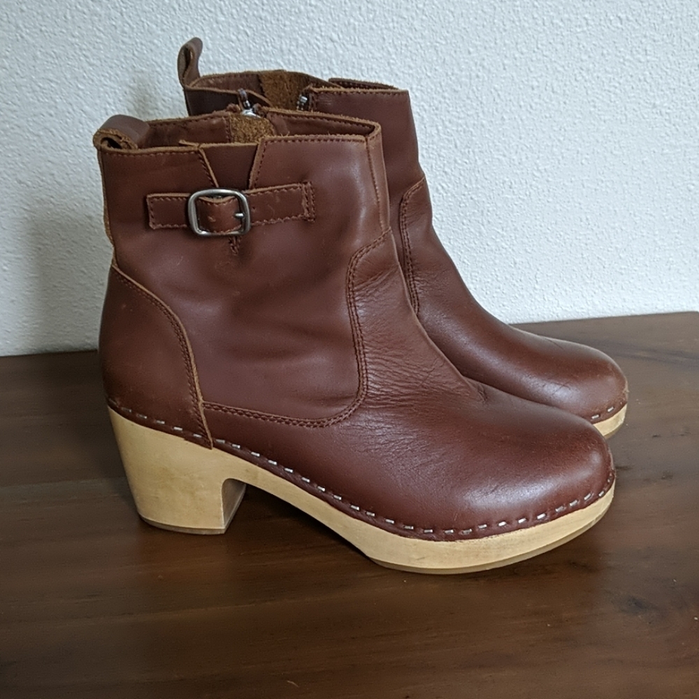 Steve Madden Olaaf clog boots